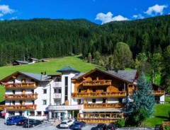 Sarentino - HOTEL Aktivhotel Feldrand ***
