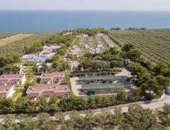 Mattinata - Macchia - Villaggio BAIA DEL MONACO 
      