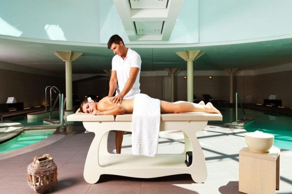 Masaż w luksusowym spa.