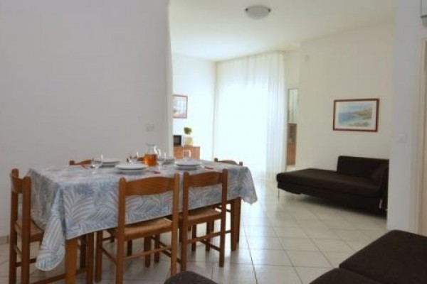 PINEDA_bibione_10.jpg